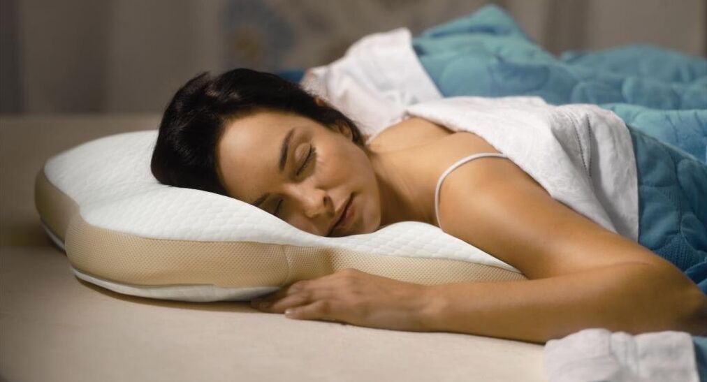сон на ортопедической подушке при шейном остеохондрозе